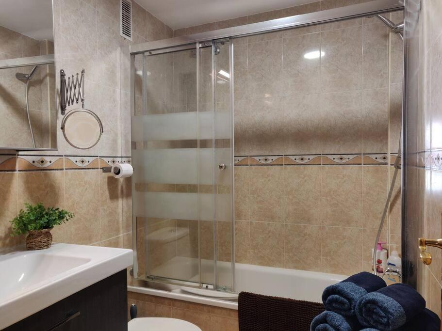 Apartamento Centrico En Fuengirola A 200 Metros De La Playa Ngoại thất bức ảnh
